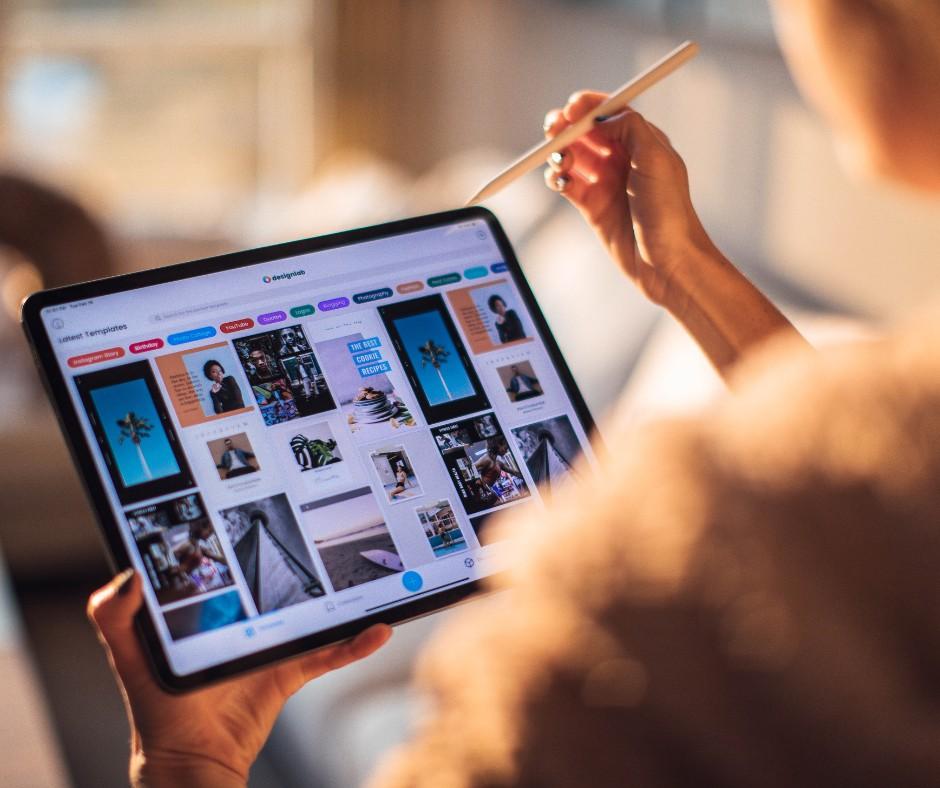 How to Source Products and Build an Online Store Without Holding Inventory